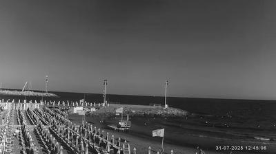 immagine della webcam nei dintorni di Imperia: webcam Marina Di Andora