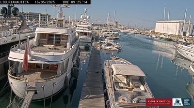 immagine della webcam nei dintorni di Val Polcevera: webcam Sestri Ponente