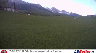 immagine della webcam nei dintorni di Pian del Cansiglio: webcam Col Indes