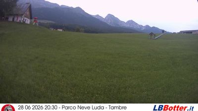 immagine della webcam nei dintorni di Pian del Cansiglio: webcam Col Indes