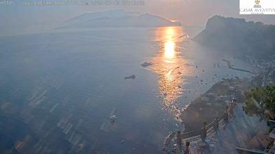 immagine della webcam nei dintorni di Sant'Agata sui Due Golfi: webcam Anacapri