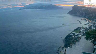 immagine della webcam nei dintorni di Sant'Agata sui Due Golfi: webcam Anacapri