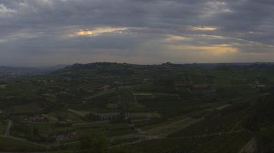 immagine della webcam nei dintorni di Benevello: webcam Magliano Alfieri