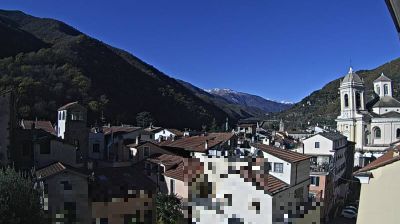 immagine della webcam nei dintorni di Monesi di Triora: webcam Pieve di Teco