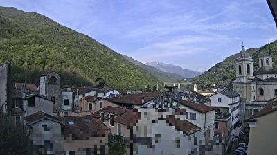 immagine della webcam nei dintorni di Castel Vittorio: webcam Pieve di Teco