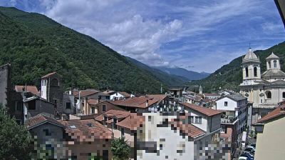 immagine della webcam nei dintorni di Costarainera: webcam Pieve di Teco