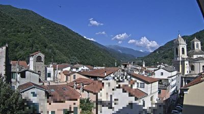 immagine della webcam nei dintorni di Monesi di Triora: webcam Pieve di Teco