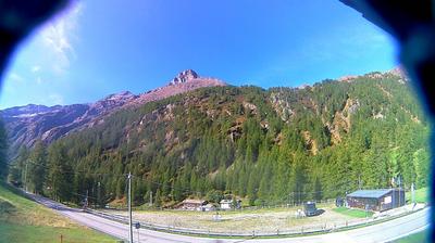 immagine della webcam nei dintorni di Cervinia Cime Bianche Laghi: webcam Staffal