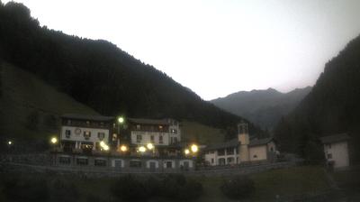 immagine della webcam nei dintorni di Lanzada: webcam San Simone Baita del Camoscio