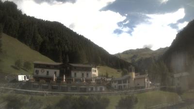 immagine della webcam nei dintorni di Sondrio: webcam San Simone Baita del Camoscio