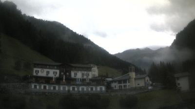 immagine della webcam nei dintorni di Chiesa in Valmalenco: webcam San Simone Baita del Camoscio