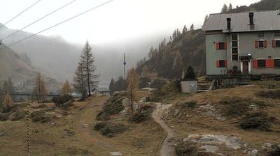 immagine della webcam nei dintorni di Lizzola: webcam Rifugio Calvi Laghi Gemelli