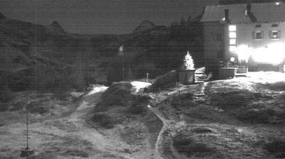 immagine della webcam nei dintorni di Forcola: webcam Rifugio Calvi Laghi Gemelli