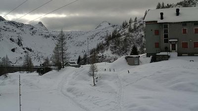 immagine della webcam nei dintorni di Piateda: webcam Rifugio Calvi Laghi Gemelli