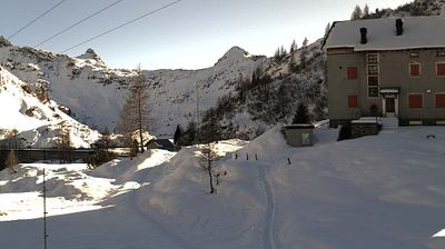 immagine della webcam nei dintorni di Carona: webcam Rifugio Calvi Laghi Gemelli