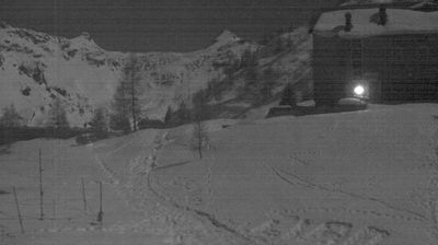 immagine della webcam nei dintorni di Montagna in Valtellina: webcam Rifugio Calvi Laghi Gemelli
