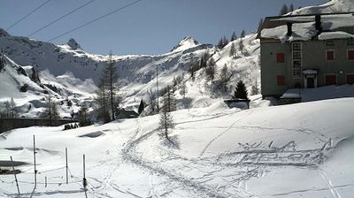 immagine della webcam nei dintorni di Zambla: webcam Rifugio Calvi Laghi Gemelli