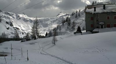 immagine della webcam nei dintorni di Vilminore di Scalve: webcam Rifugio Calvi Laghi Gemelli