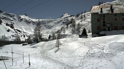 immagine della webcam nei dintorni di Spiazzi di Gromo: webcam Rifugio Calvi Laghi Gemelli