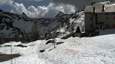 immagine della webcam nei dintorni di Teglio: webcam Rifugio Calvi Laghi Gemelli