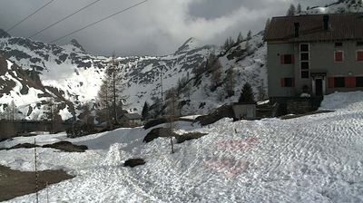 immagine della webcam nei dintorni di Ponte Nossa: webcam Rifugio Calvi Laghi Gemelli