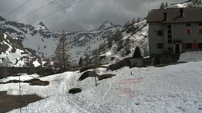 immagine della webcam nei dintorni di Piateda: webcam Rifugio Calvi Laghi Gemelli