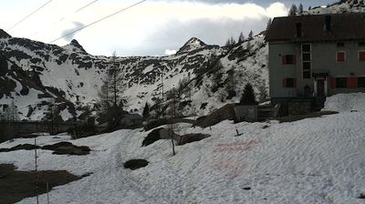 immagine della webcam nei dintorni di Piateda: webcam Rifugio Calvi Laghi Gemelli