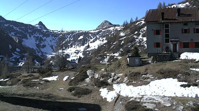 immagine della webcam nei dintorni di Lanzada: webcam Rifugio Calvi Laghi Gemelli