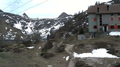 immagine della webcam nei dintorni di Chiesa in Valmalenco: webcam Rifugio Calvi Laghi Gemelli