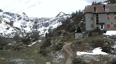 immagine della webcam nei dintorni di Sondrio: webcam Rifugio Calvi Laghi Gemelli