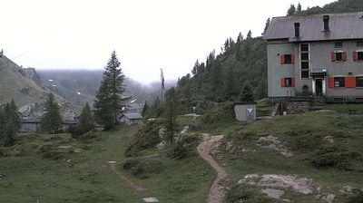 immagine della webcam nei dintorni di Piateda: webcam Rifugio Calvi Laghi Gemelli