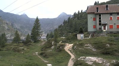 immagine della webcam nei dintorni di Spiazzi: webcam Rifugio Calvi Laghi Gemelli