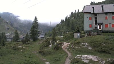 immagine della webcam nei dintorni di Teglio: webcam Rifugio Calvi Laghi Gemelli