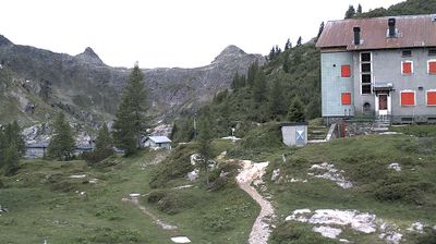immagine della webcam nei dintorni di Mezzoldo: webcam Rifugio Calvi Laghi Gemelli
