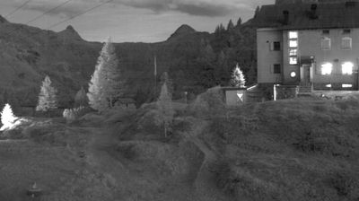immagine della webcam nei dintorni di Valbondione: webcam Rifugio Calvi Laghi Gemelli