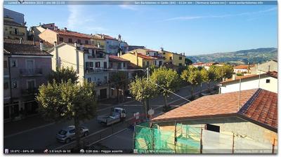 immagine della webcam nei dintorni di Savignano Irpino: webcam San Bartolomeo in Galdo