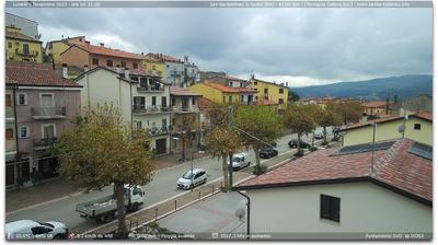 immagine della webcam nei dintorni di Castelluccio Valmaggiore: webcam San Bartolomeo in Galdo
