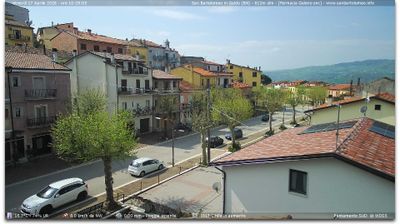 immagine della webcam nei dintorni di Castelluccio Valmaggiore: webcam San Bartolomeo in Galdo