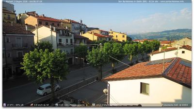 immagine della webcam nei dintorni di Castelluccio Valmaggiore: webcam San Bartolomeo in Galdo