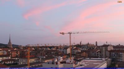 immagine della webcam nei dintorni di Cerreto d'Asti: webcam Torino Bric della Croce