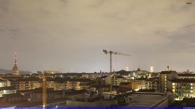 immagine della webcam nei dintorni di Castagneto Po: webcam Torino Bric della Croce