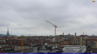 immagine della webcam nei dintorni di Castagneto Po: webcam Torino Bric della Croce