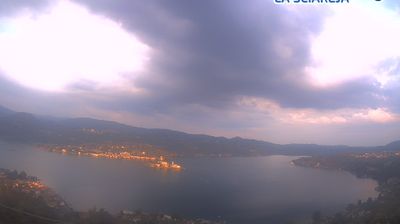 immagine della webcam nei dintorni di Borgomanero: webcam Pella