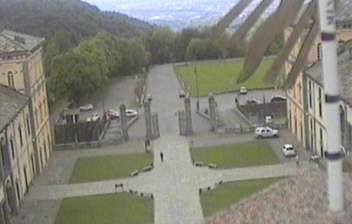 immagine della webcam nei dintorni di Bielmonte: webcam Oropa