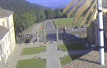 immagine della webcam nei dintorni di Pila: webcam Oropa
