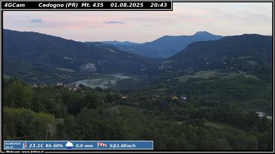 immagine della webcam nei dintorni di Tizzano Val Parma: webcam Vetto