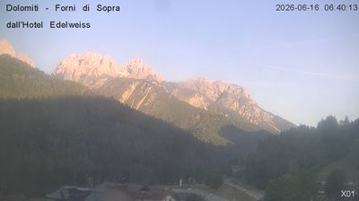 immagine della webcam nei dintorni di San Pietro di Cadore: webcam Forni di Sopra