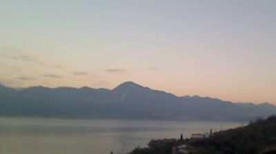 immagine della webcam nei dintorni di Ferrara di Monte Baldo: webcam Torri del Benaco