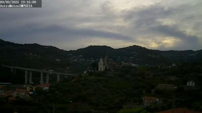 immagine della webcam nei dintorni di San Bartolomeo al Mare: webcam Costa D'Oneglia