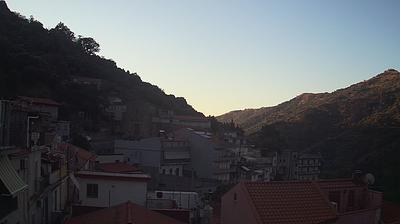 immagine della webcam nei dintorni di Faro Superiore: webcam Mandanici